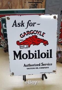 Mobiloil gargoyle porcelain sign MOBIL pegasus vintage oil mobilgas pump plate
