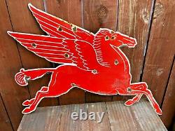 VINTAGE MOBIL MOBILGAS PEGASUS HORSE 29 x 18 PORCELAIN METAL GASOLINE OIL SIGN