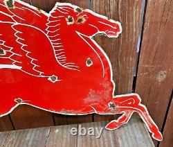 VINTAGE MOBIL MOBILGAS PEGASUS HORSE 29 x 18 PORCELAIN METAL GASOLINE OIL SIGN