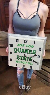 Vintage 1960's Quaker State Motor Oil Gas Station 16 Lighted Clock Sign Works