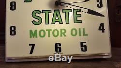 Vintage 1960's Quaker State Motor Oil Gas Station 16 Lighted Clock Sign Works